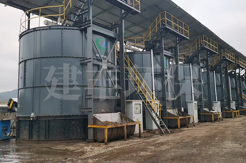 精準吊裝！建豐有機肥發酵罐安裝現場直擊